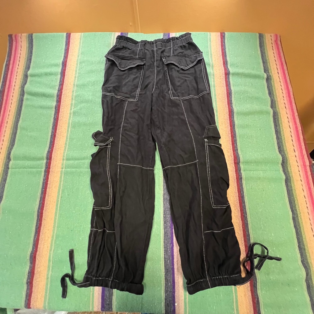 Forever 21 Cargo Pants Womens Small Black Contrast Stitch Utility Streetwear